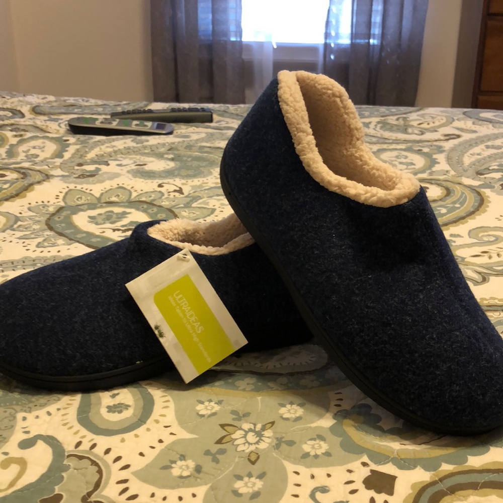 Slippers navy blue size 9